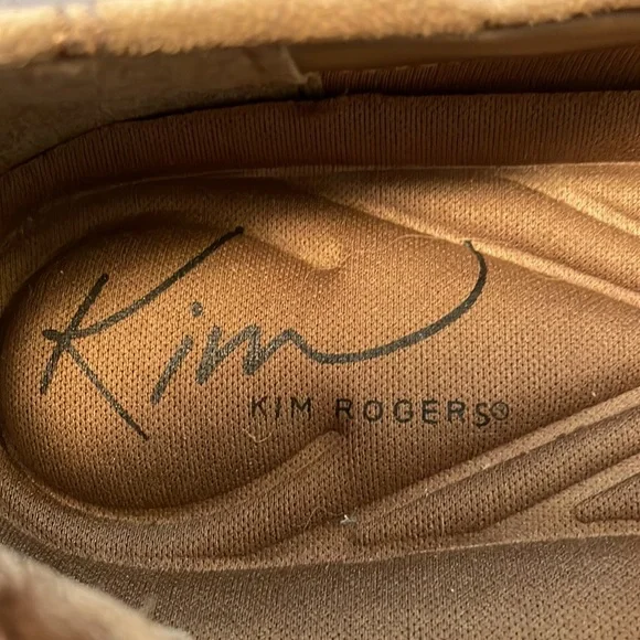 💕 5/$25 closet clean out💕 Kim Rogers dark tan shoes - Picture 5 of 5
